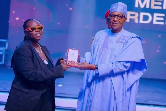 Teni The Entertainer breaks silence after fans dragged her for her inappropriate behavior to President Buhari