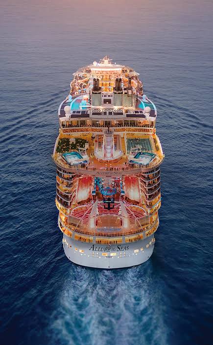 Top 10 Biggest Cruise Ships in the World
The allure of the Seas