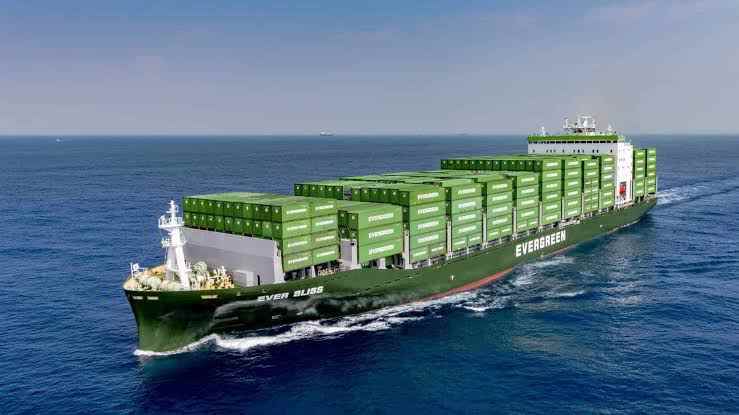 10 Biggest Shipping Companies in the WorldThe company Evergreen Marine